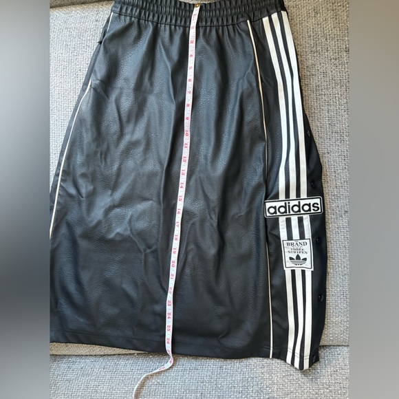 BNWT Adidas Adibreak Faux Leather Skirt – Size Small - Picture 11 of 15